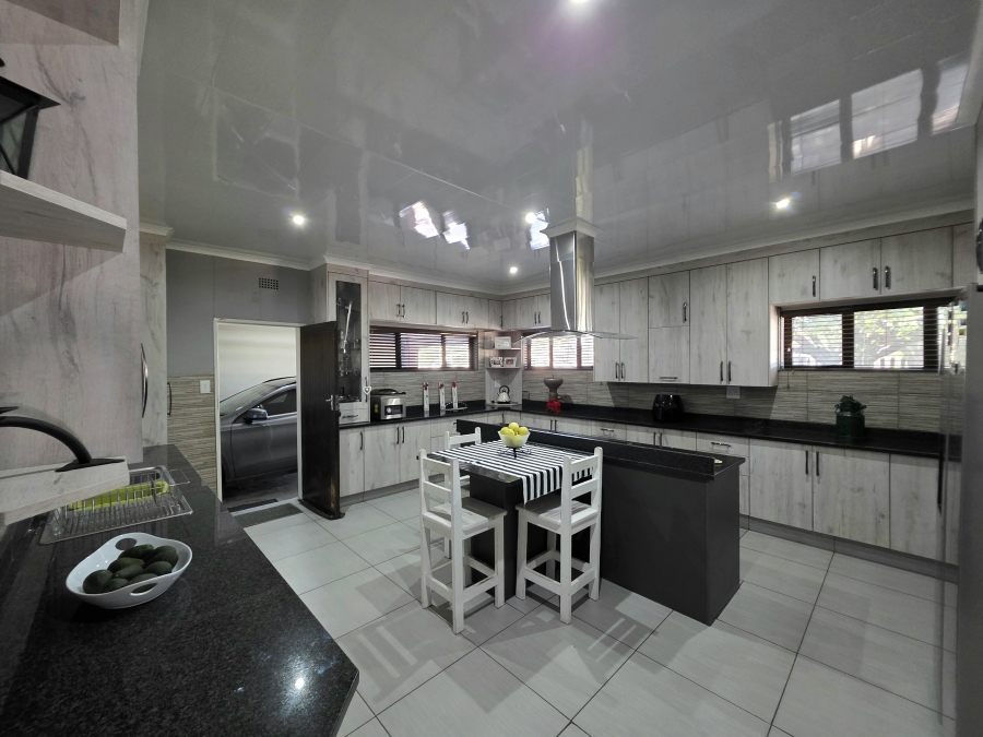 4 Bedroom Property for Sale in Jan Cillierspark Free State